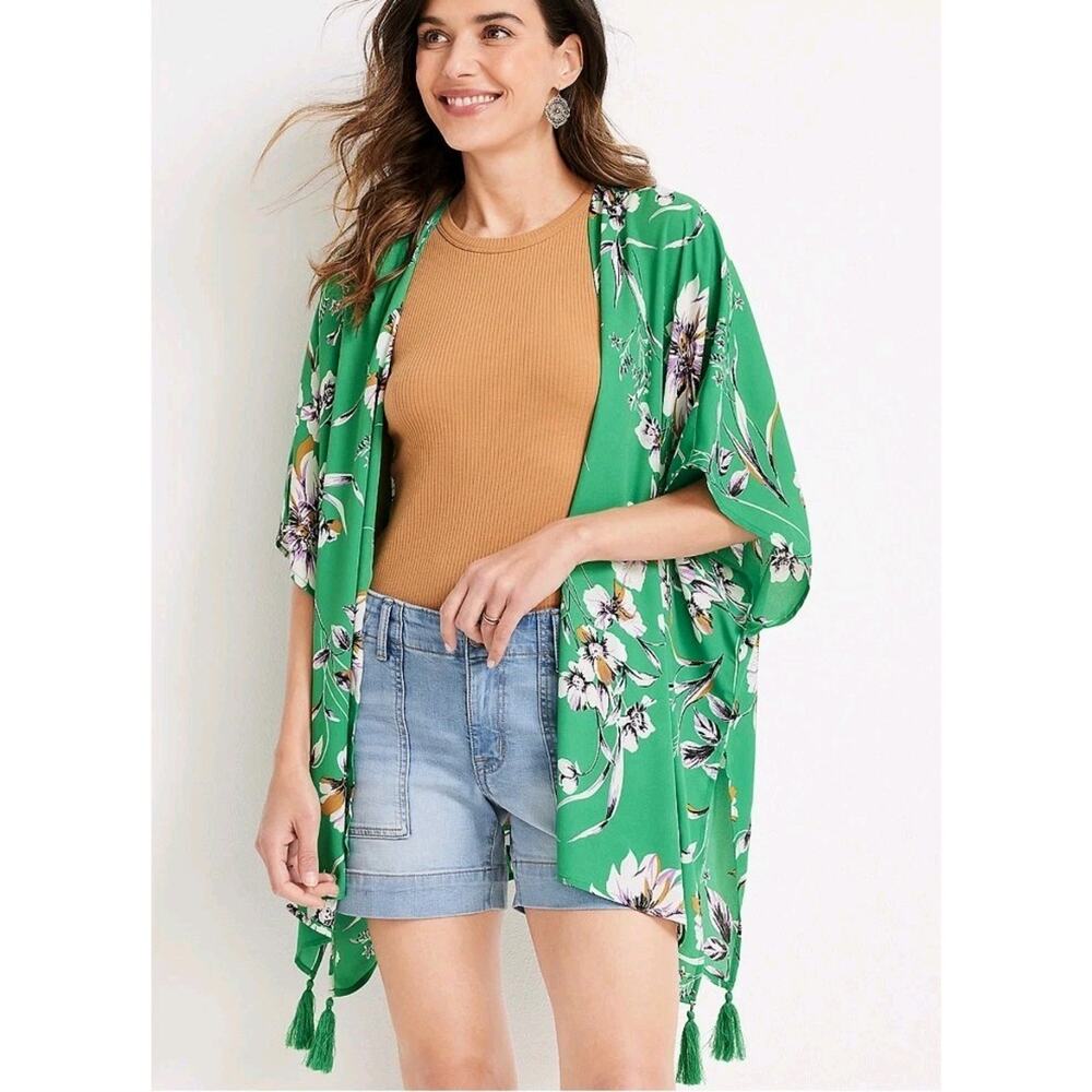 NWT Maurices One Size Green Floral Tassel Hem Kimono